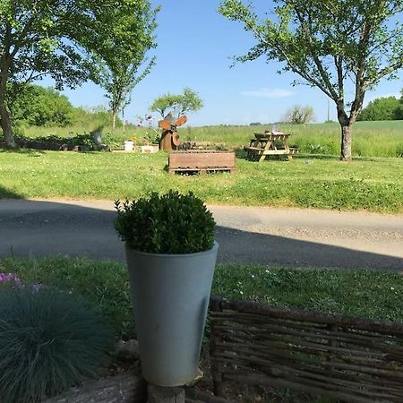 « Le Vieux Hangar » Gite A La Ferme Truffe Eksteriør bilde